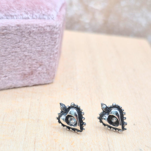 Sapphire Sacred Heart Posts