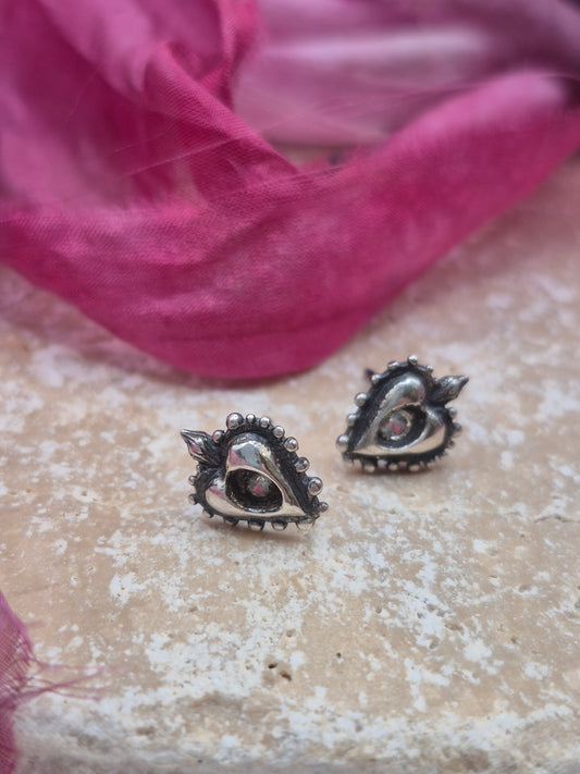 Sapphire Sacred Heart Posts