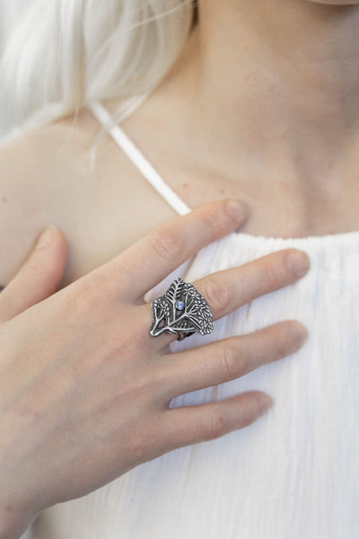 Yarrow ring with sapphire